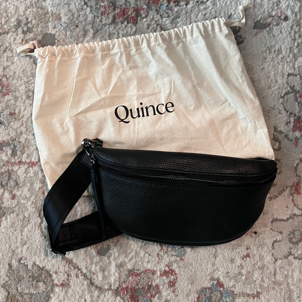 Brand new Quince pebbled leather sling bag 🔥